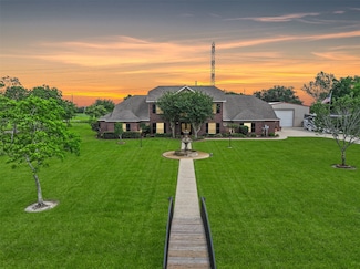 5227 Jeffrey St, Dickinson, TX 77539