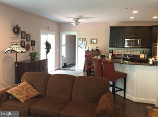 2 Michelle Way, Round Hill, VA 20141