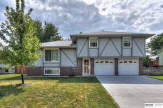 11741 Sunburst St, Omaha, NE 68164