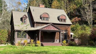 8 Montgomery Rd, Huntington, MA 01050
