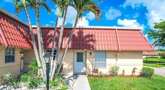 114 Amherst Ln, Lake Worth, FL 33467