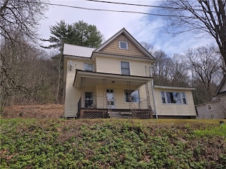 84 Peas Eddy Rd, Hancock, NY 13783