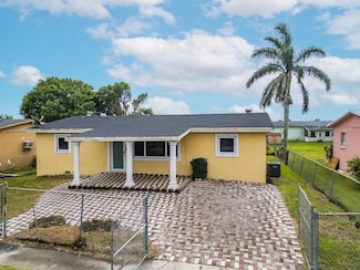 1528 Singletary Ave, Pahokee, FL 33476