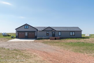 3017 107j Ave SW, Dickinson, ND 58601