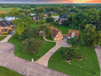 2714 W Trail Ct, Richmond, TX 77406