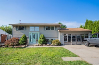 8453 Smethwick Rd, Sterling Heights, MI 48312