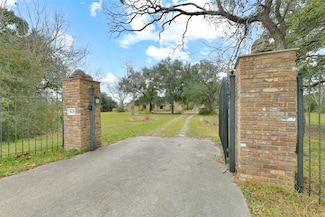 1628 Vauthier St, La Marque, TX 77568