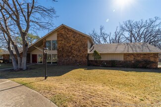 2904 Arrowhead Dr, Edmond, OK 73013