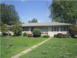 108 E North St, Petersburg, IN 47567