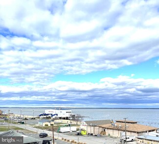 103 N Irving Ave Unit 404, Colonial Beach, VA 22443