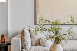 2400 Adeline St Unit 404, Oakland, CA 94607