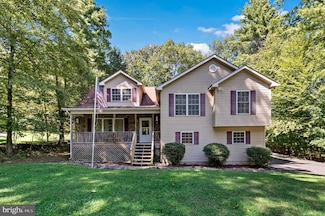1215 Bartonsville Woods Rd, Bartonsville, PA 18321