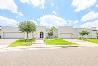 7308 Fitzgerald Dr, Laredo, TX 78041