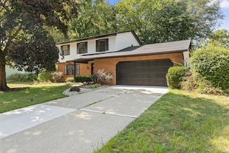 5661 Danbury Dr, South Bend, IN 46614