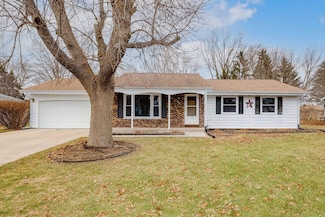 4241 Chadswyck Dr, Janesville, WI 53546