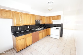 1108 Monterey St Unit B, Bakersfield, CA 93305