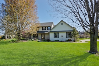 N69W28068 Steepleview Ln, Hartland, WI 53029