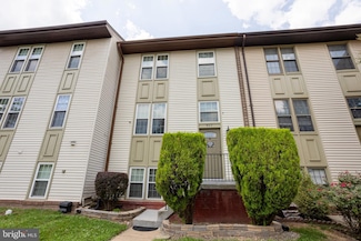 917 Branch Dr, Herndon, VA 20170