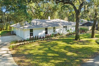 1811 Selva Marina Dr, Atlantic Beach, FL 32233