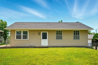 1727 Northbrook Dr NE, Cedar Rapids, IA 52402