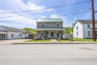 135 Oak Forest Rd, Brave, PA 15316