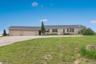 5838 Johnson Rd, Kingsley, MI 49649