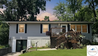 305 W 4th St, Calhoun, MO 65323