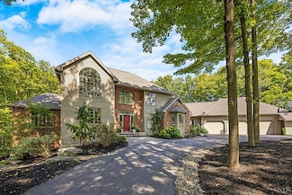 8420 Hobnail Rd, Manlius, NY 13104