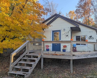 2293 Werner St, Marquette, MI 49855