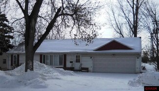 811 6th St, Nicollet, MN 56074
