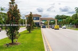 13455 SW 9th Ct Unit 113J, Pembroke Pines, FL 33027
