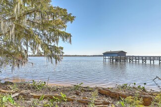 3 Hazzard Ct, Elloree, SC 29047