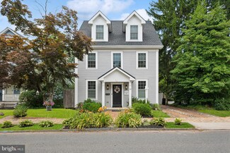 19 W 2nd St, Moorestown, NJ 08057