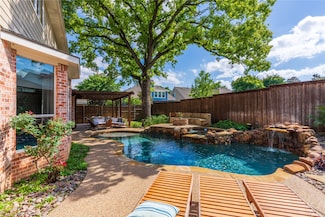 905 Water Oak Dr, Grapevine, TX 76051