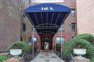 140 S Middle Neck Rd Unit 3B, Great Neck, NY 11021