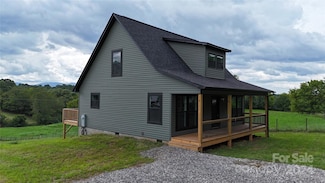 8 Rocking Chair Ln, Leicester, NC 28748