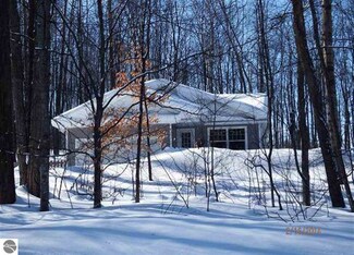 2177 N Jacobson Rd, Suttons Bay, MI 49682