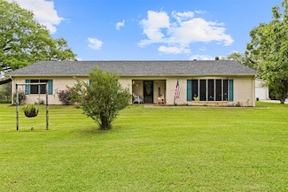 502 Tom Eubanks Rd, Gladewater, TX 75647