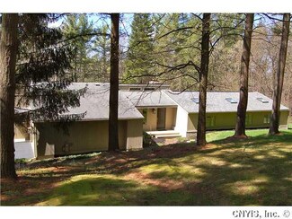 4001 Pompey Hollow Rd, Cazenovia, NY 13035
