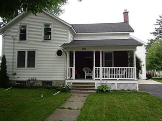 9480 Maple St, Clarence Center, NY 14032