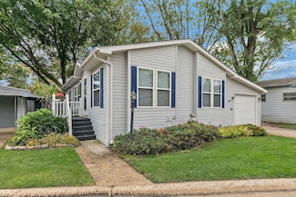 117 Parkwood Rd, Elgin, IL 60123