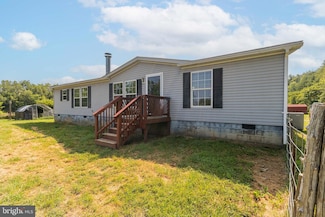 2 Paddock Ln, Fredericksburg, VA 22406