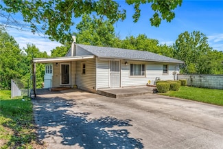 1505 Willowbrook Rd, New Castle, PA 16101