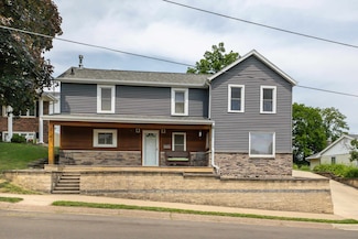 2183 Sunnyview Dr, Dubuque, IA 52001