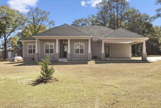 608 Blue Pond Ln, Ponce de Leon, FL 32455