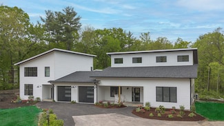 99 Rockingham Rd Unit 2, Londonderry, NH 03053