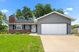 2106 Marigold Dr, Pekin, IL 61554