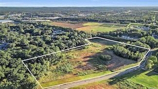 1449 Middle Rd, Baiting Hollo, NY 11933