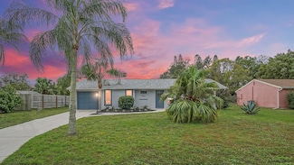 2007 SE New York St, Port Saint Lucie, FL 34952
