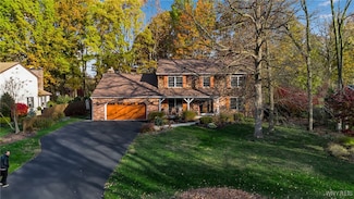 8240 Clarherst Dr, East Amherst, NY 14051
